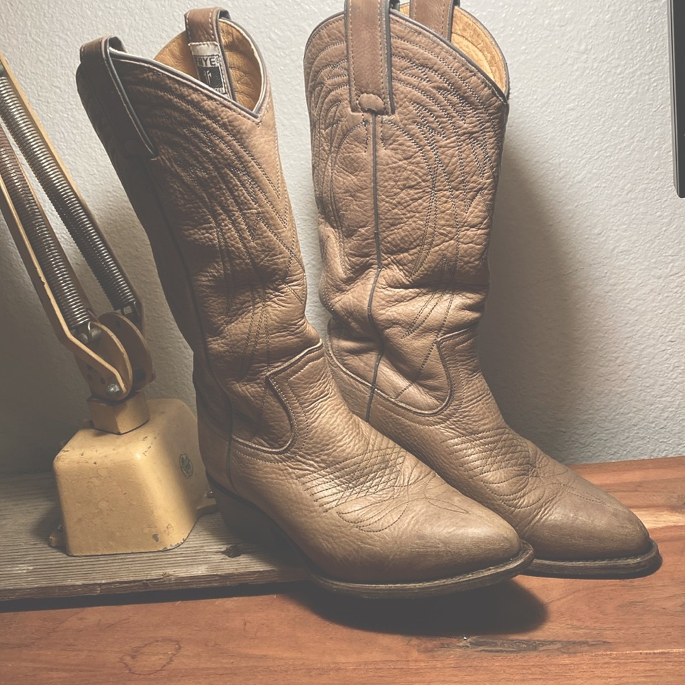 Frye cowgirl boots, size 5 1/2 B